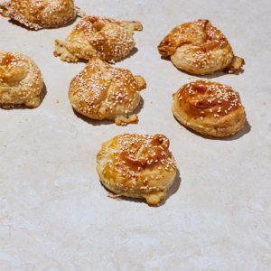 חישוקי גבינה וזיתים