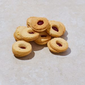 עוגיות סנביץ׳ תות ללא סוכר