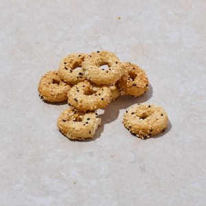 עוגיות כעכים מלוחים שומשום וקצח